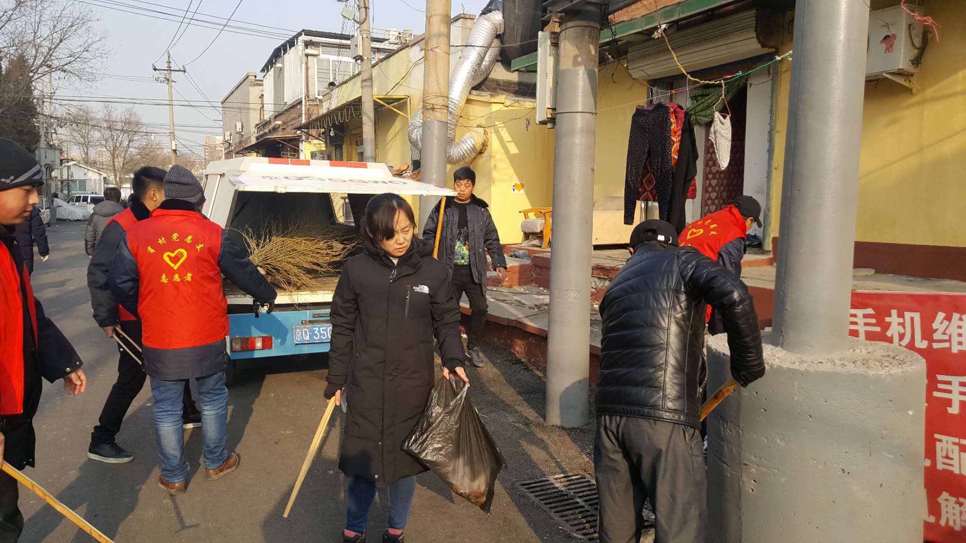 小红门乡肖村村委会"周五大扫除"