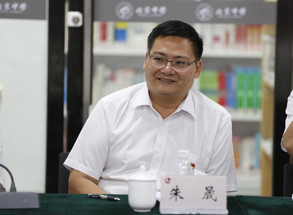 朝阳区副区长朱晟与干部教师代表座谈
