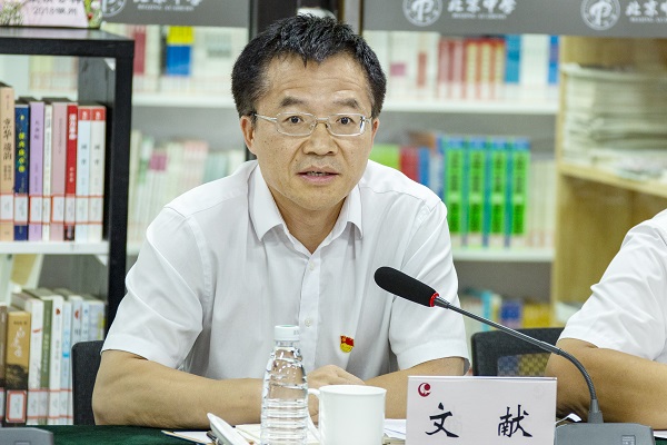 朝阳区委书记王灏与干部教师代表座谈朝阳区领导与全区教师代表座谈