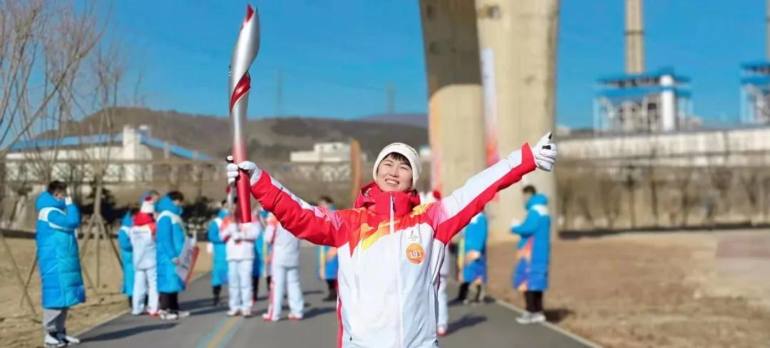 高举飞扬火炬这是咱将台骄傲专访北京冬奥会火炬手许玮
