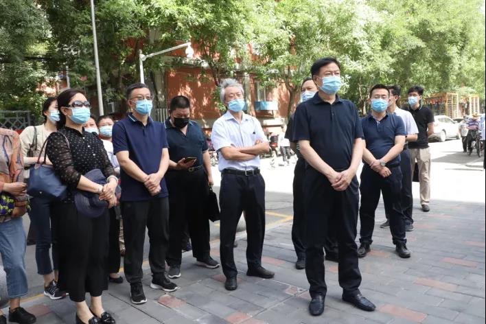 顺义区人大常委会党组成员盛德利带队到劲松调研党建引领老旧小区改造